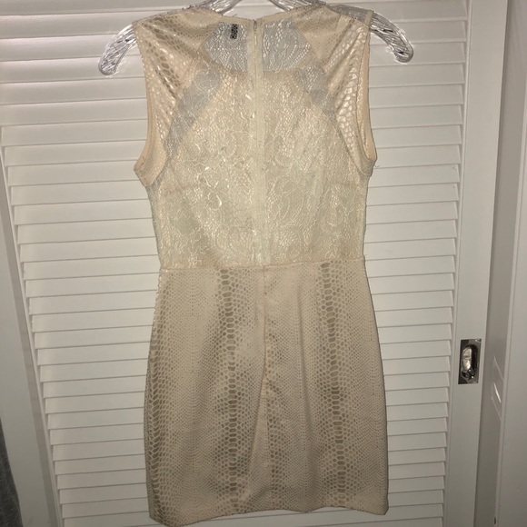 ASTR cream print bodycon dress - Picture 2 of 3